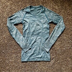 Lululemon Swiftly Tech Blue Seamless Long Sleeve Top Size 2